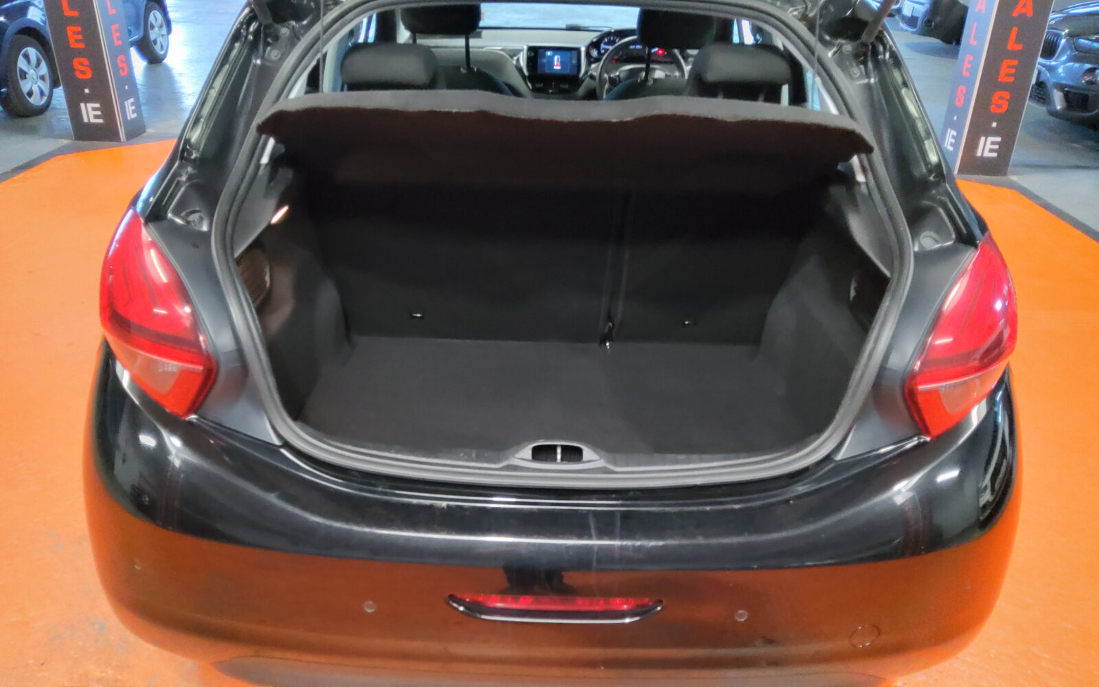 Peugeot 208 1.6 Blue Hdi 75 bhp Active 5dr