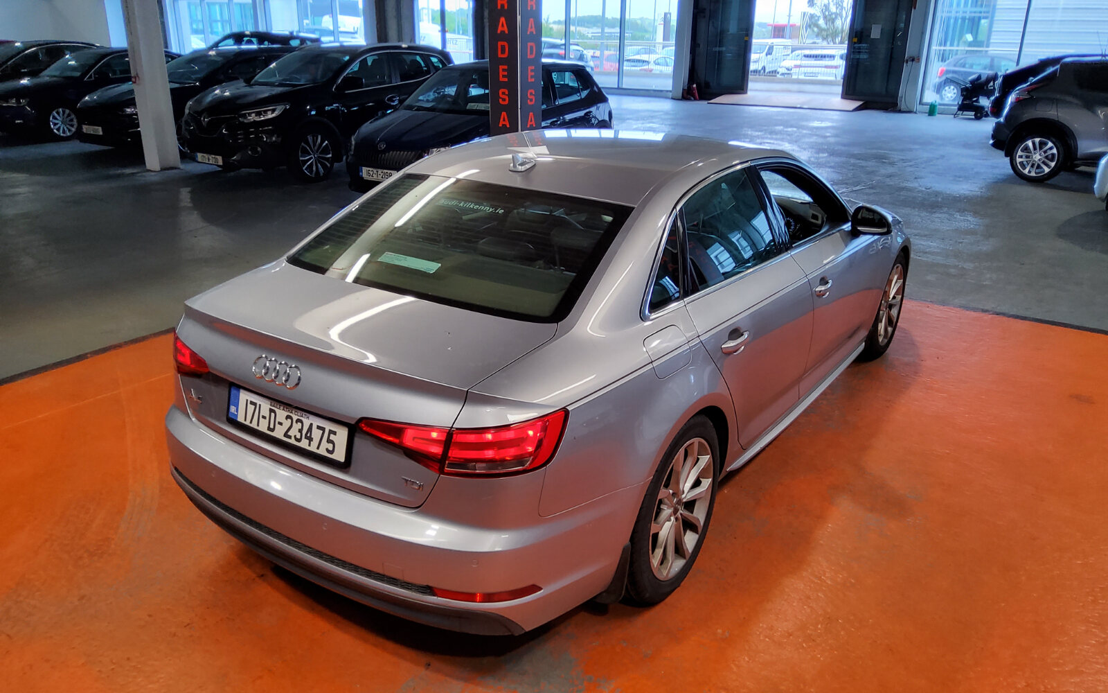 Audi A4 2.0TDI 150HP S Line
