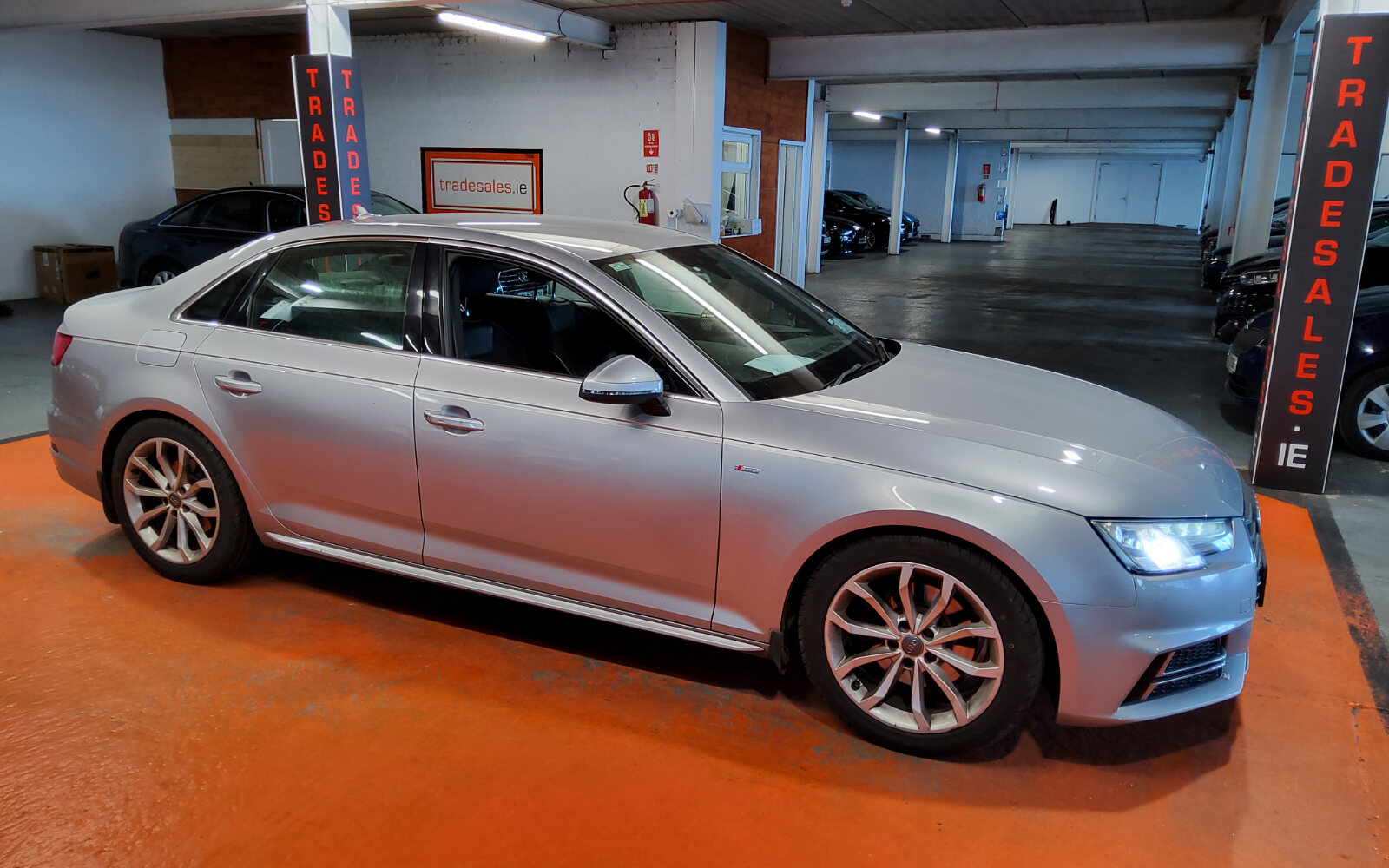Audi A4 2.0TDI 150HP S Line