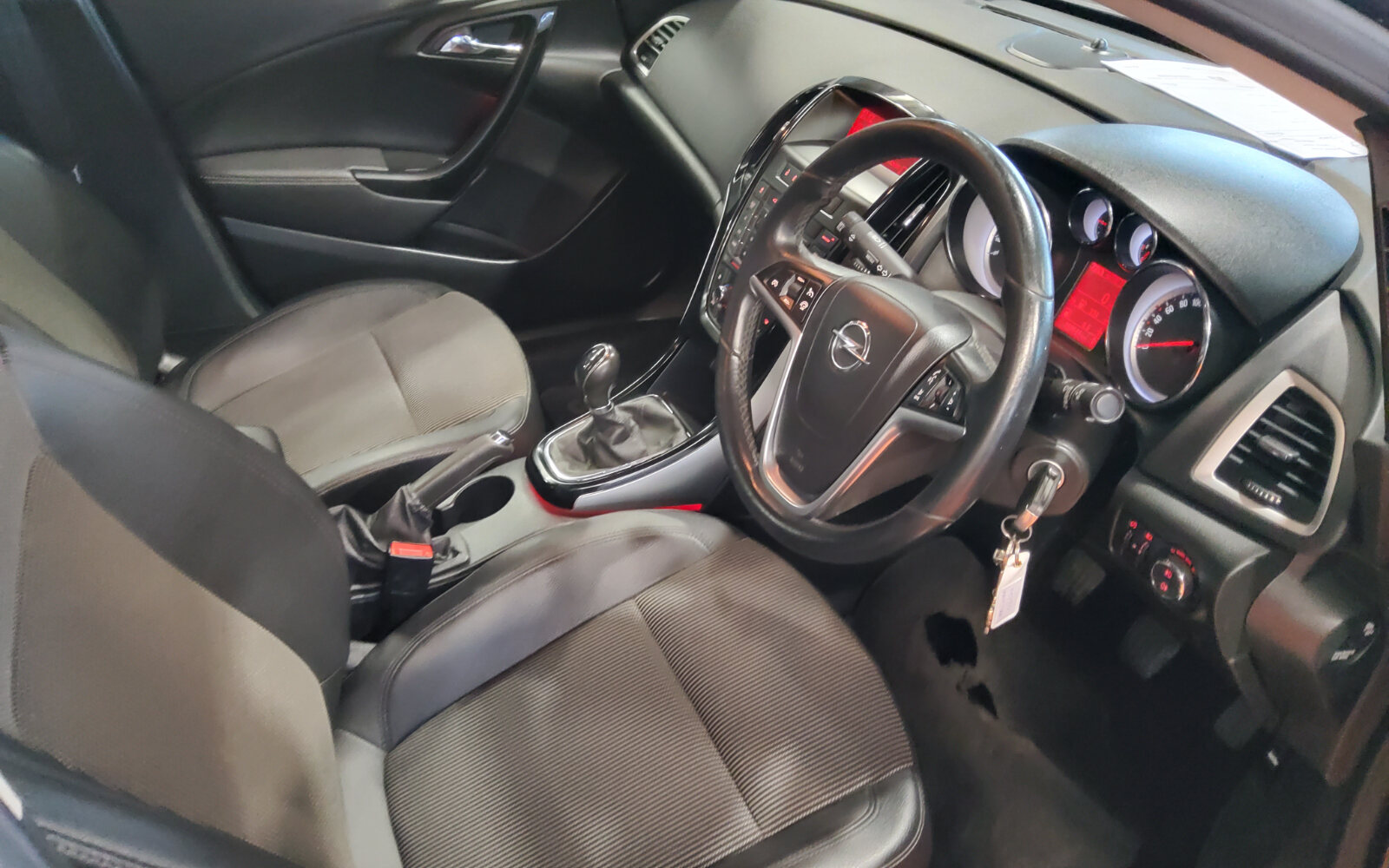 Opel Astra 1.6 CDTI 110PS SE