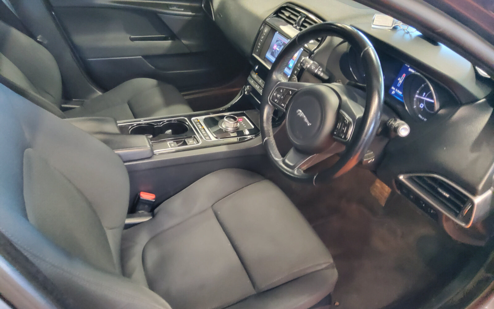 Jaguar XE 2.0 D SE 163PS Automatic