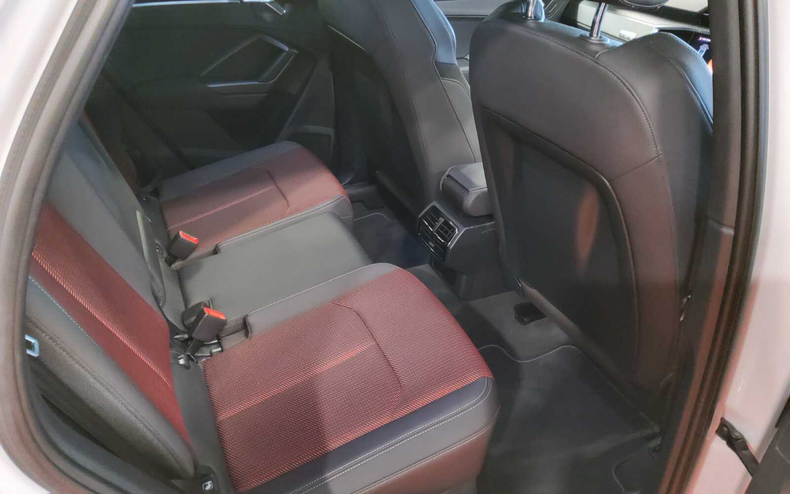Audi Q3 35 TDI 150HP S Tronic S line