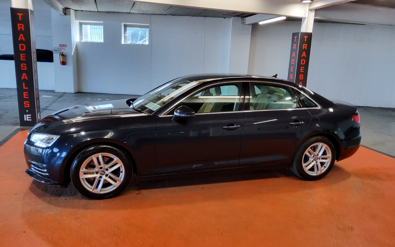 Audi A4 2.0TDI 150HP SE Ultra
