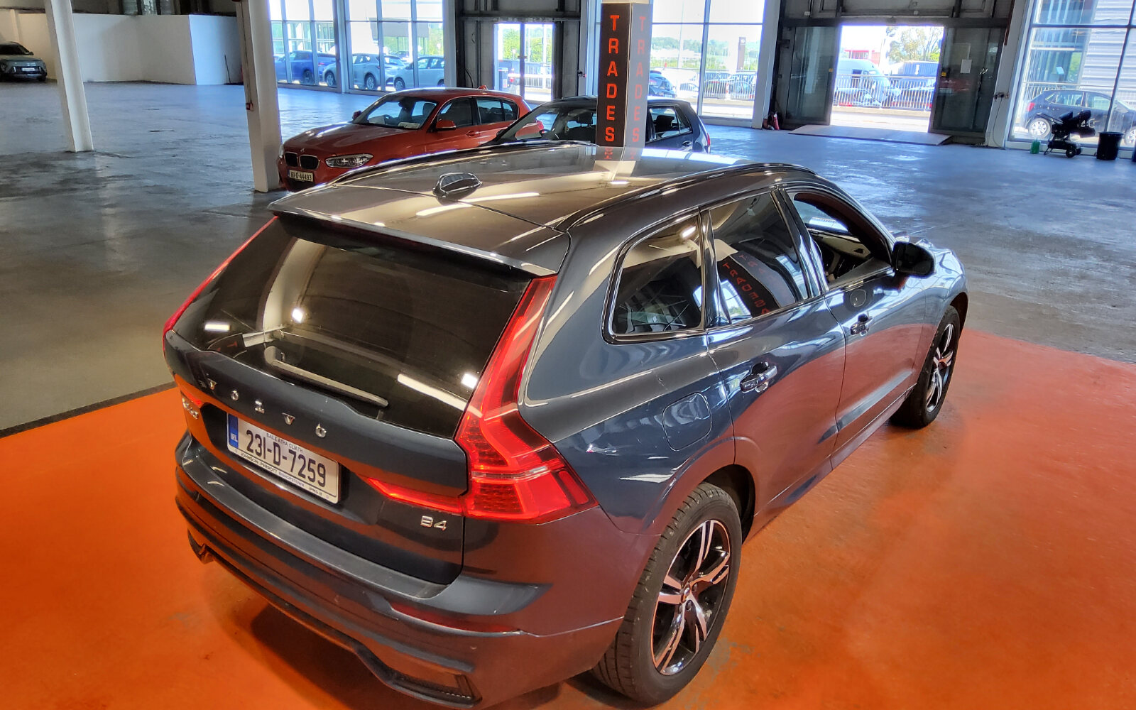 Volvo XC60 B4 diesel MHEV 197hp AT8 Plus Dark