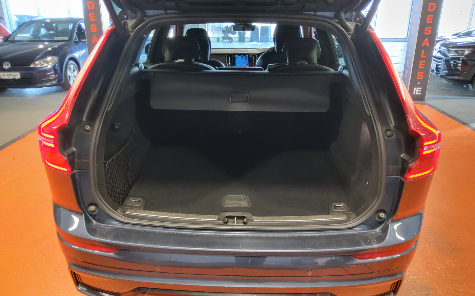 Volvo XC60 B4 diesel MHEV 197hp AT8 Plus Dark