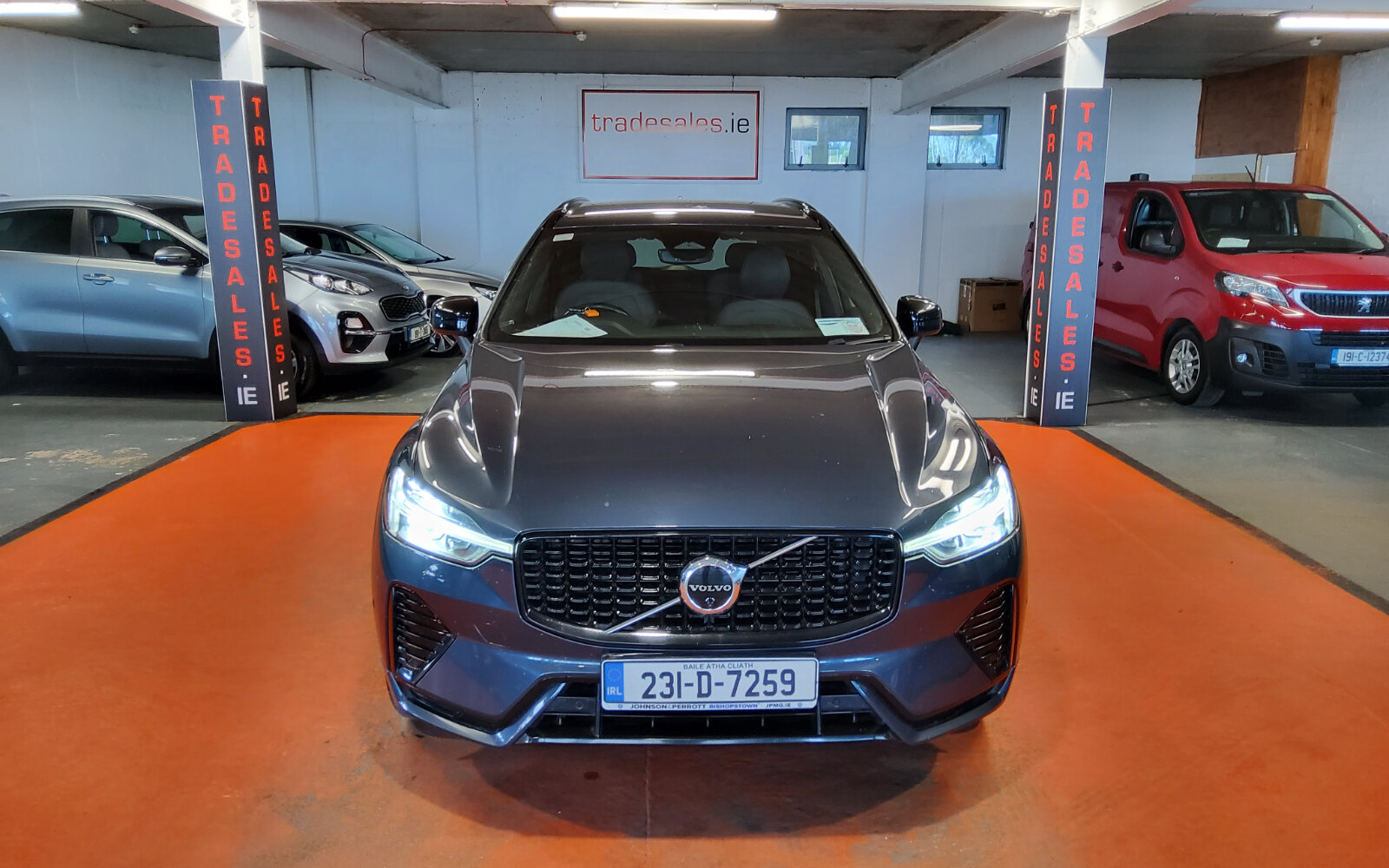 Volvo XC60 B4 diesel MHEV 197hp AT8 Plus Dark