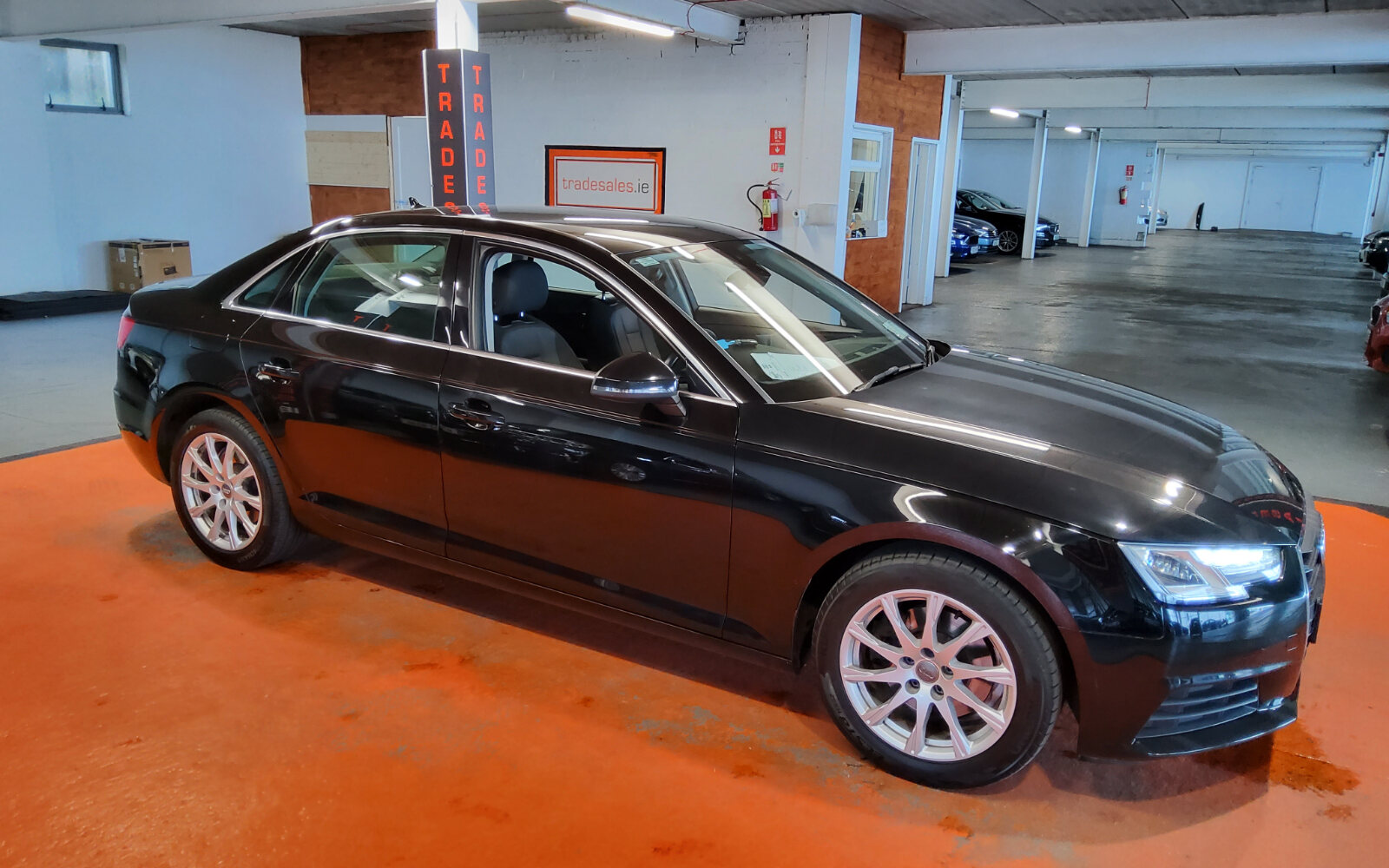 Audi A4 2.0TDI 122HP Attraction Ultra