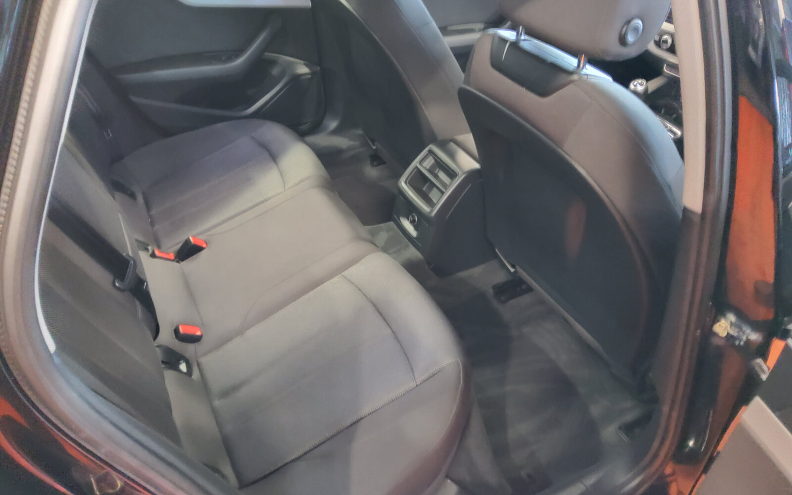Audi A4 2.0TDI 122HP Attraction Ultra