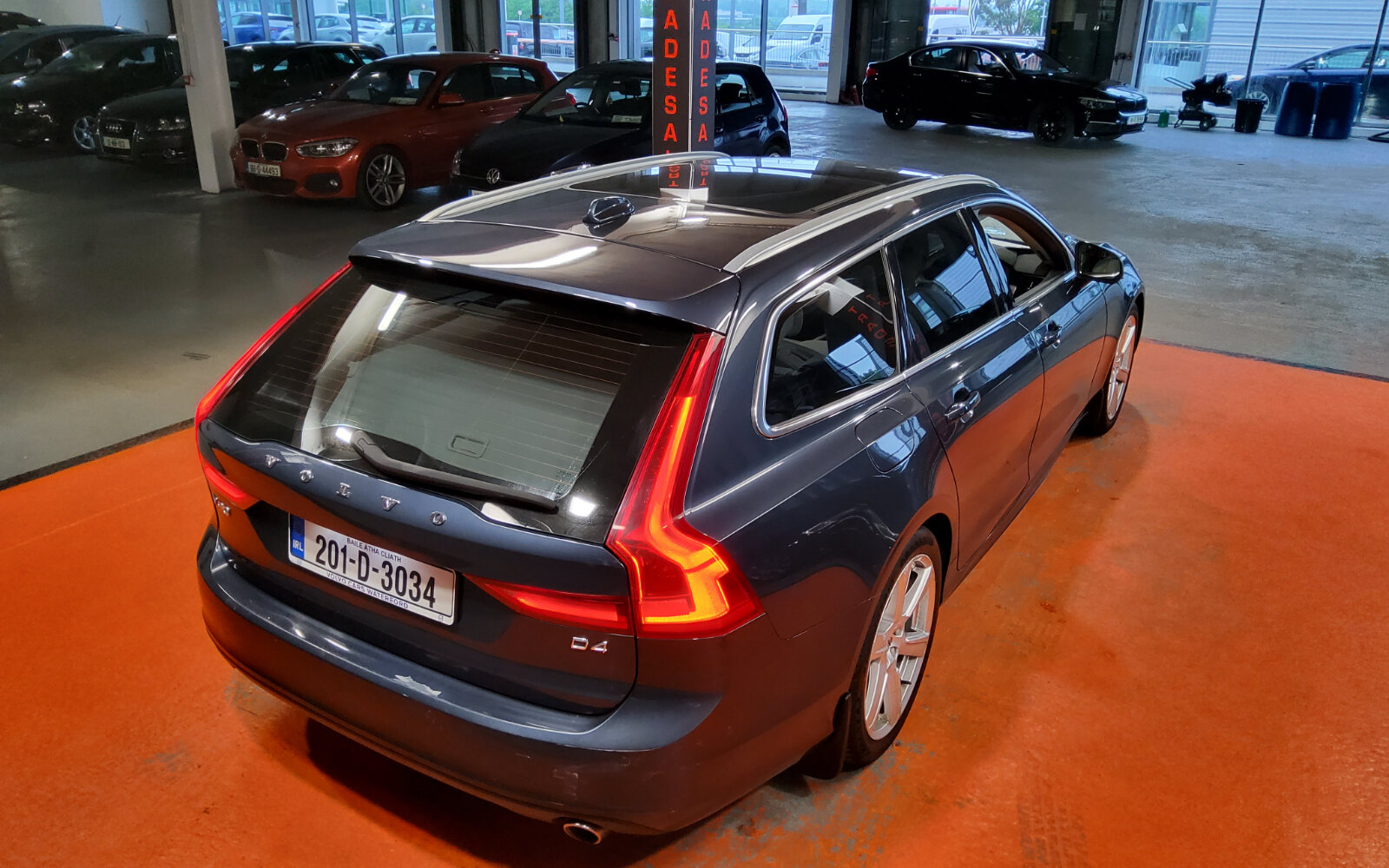 Volvo V90 D4 (190hp) Momentum Auto