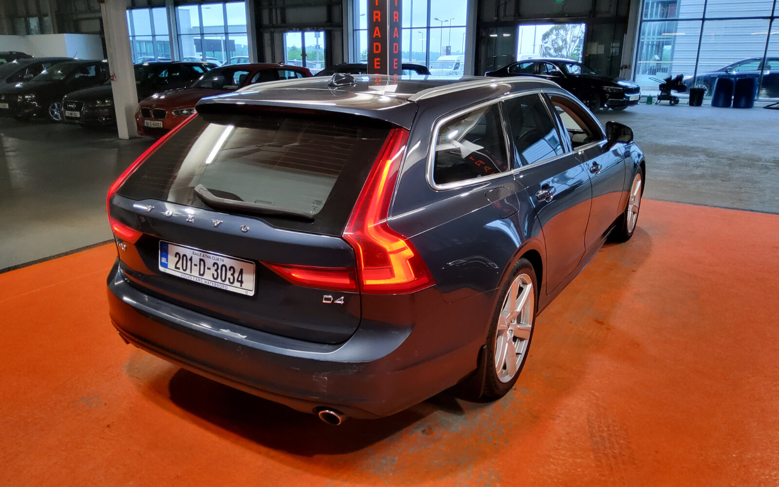 Volvo V90 D4 (190hp) Momentum Auto