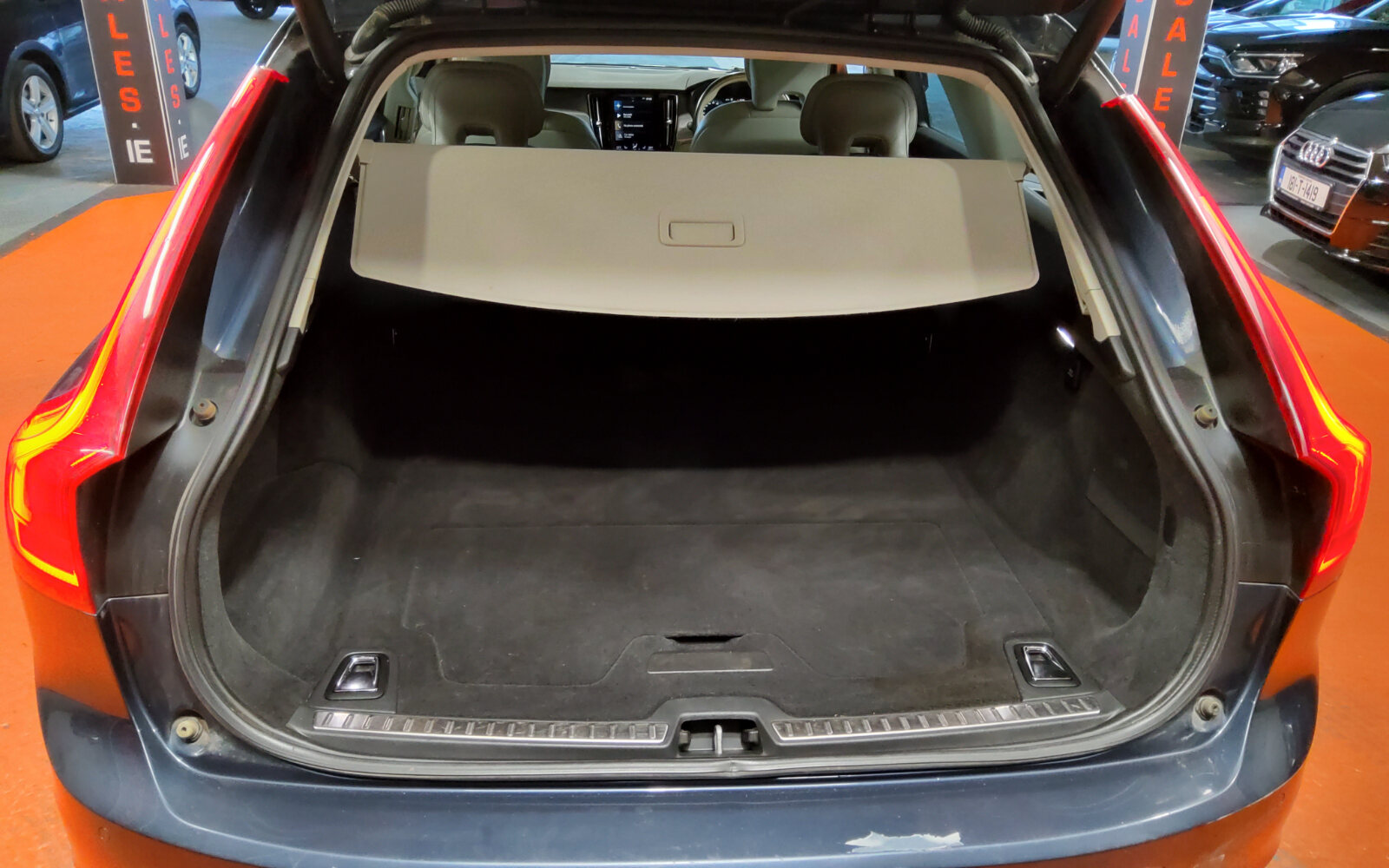 Volvo V90 D4 (190hp) Momentum Auto