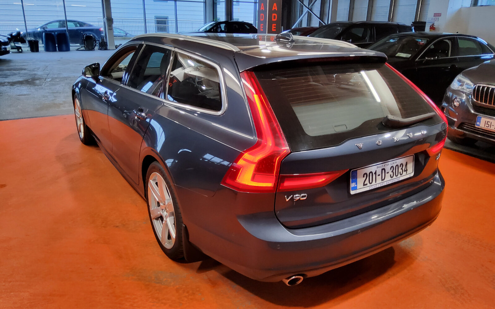 Volvo V90 D4 (190hp) Momentum Auto