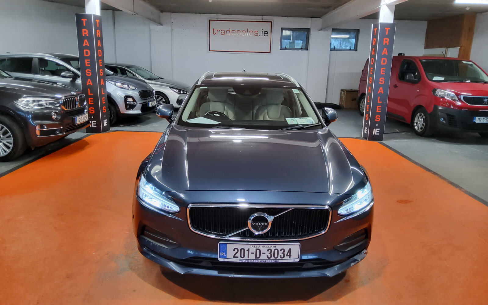 Volvo V90 D4 (190hp) Momentum Auto