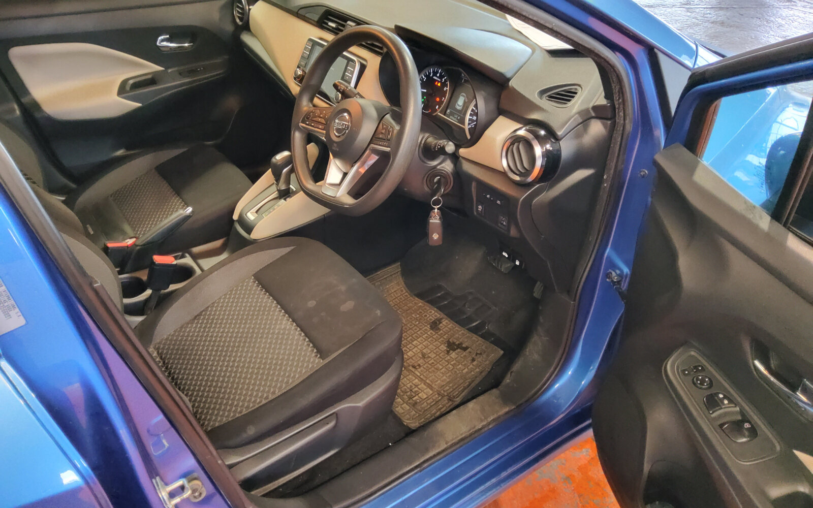 Nissan Micra 1.0T SV CVT
