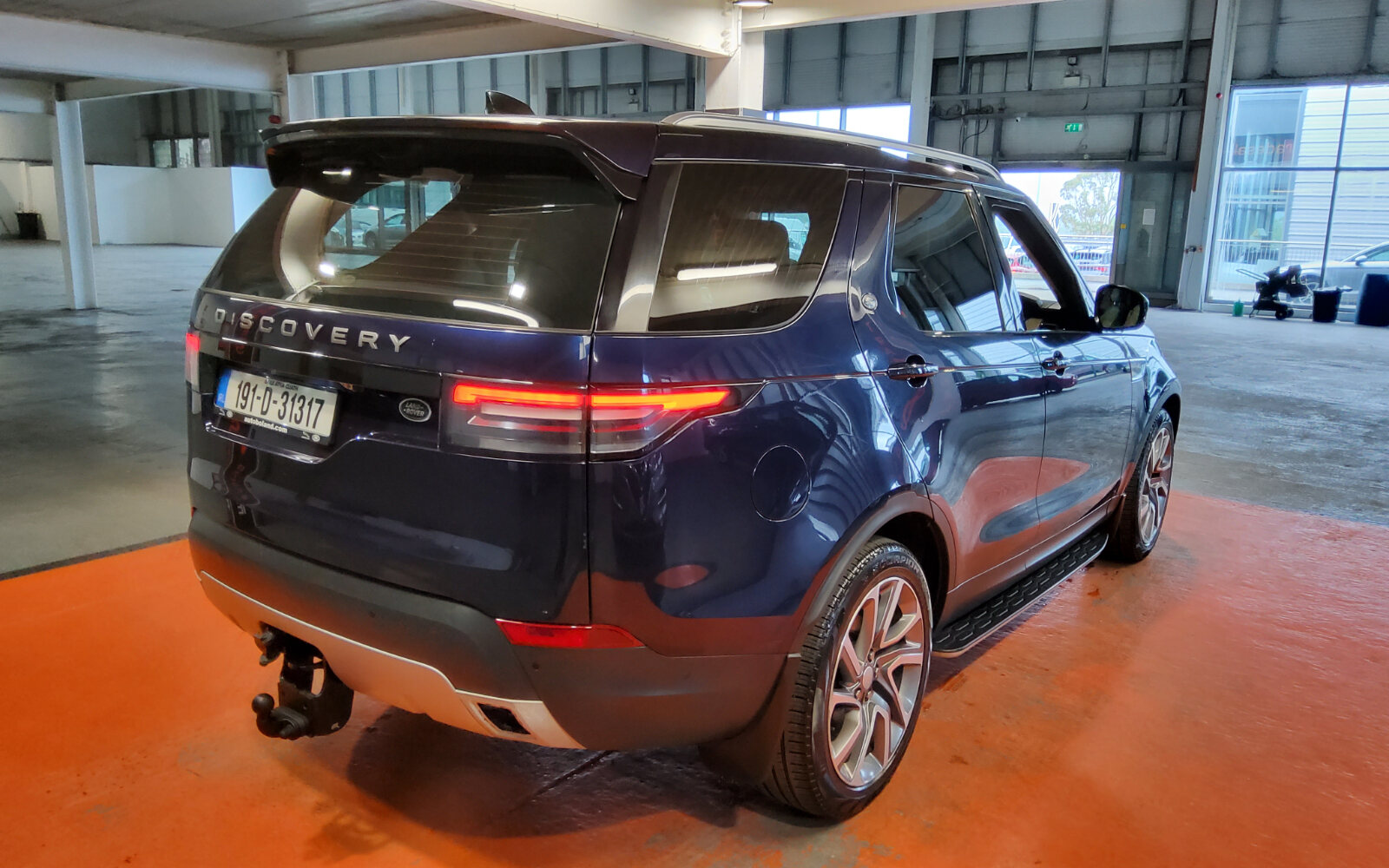 Land Rover Discovery 2.0D SD4 240 PS 4WD Auto SE