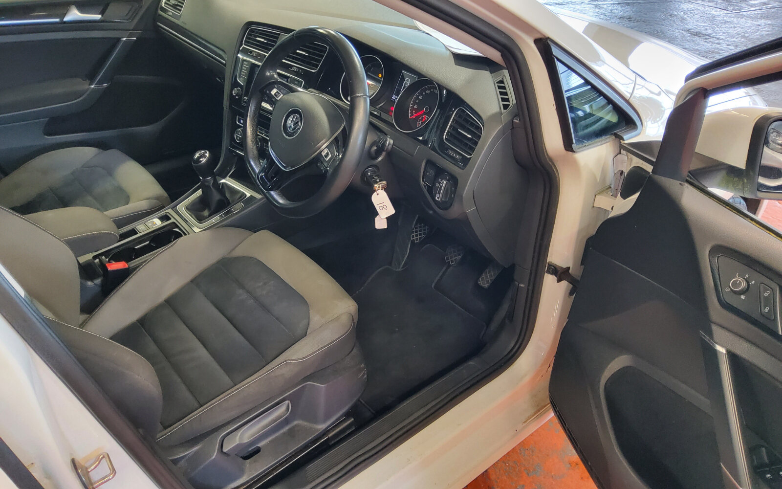 Volkswagen Golf 1.6 TDI 5DR 110HP Highline