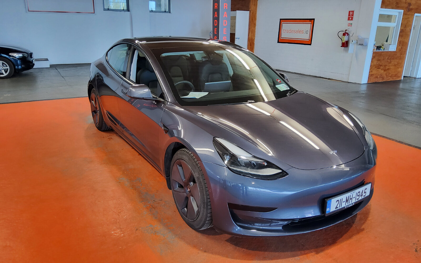 Tesla Model 3 RWD