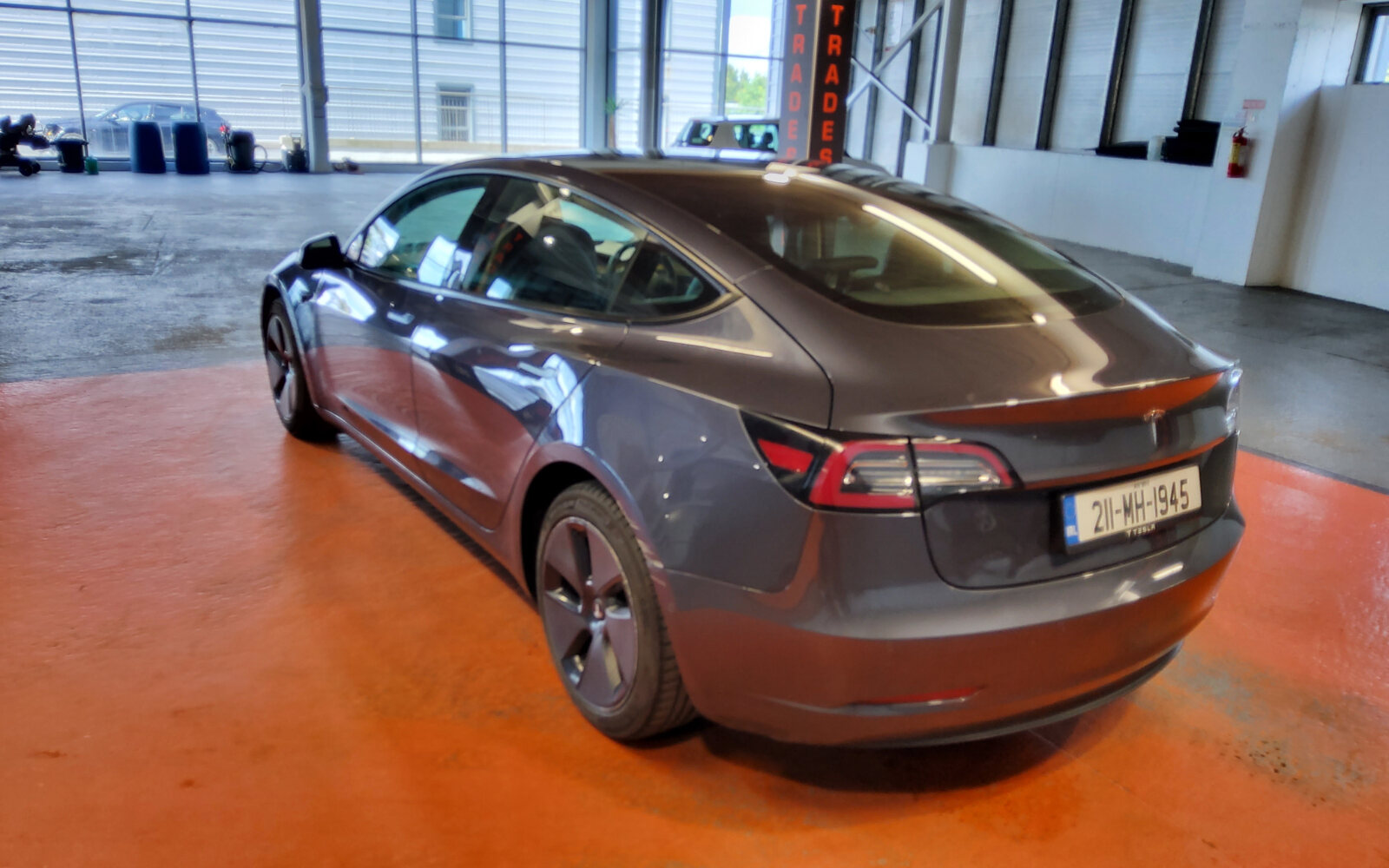 Tesla Model 3 RWD