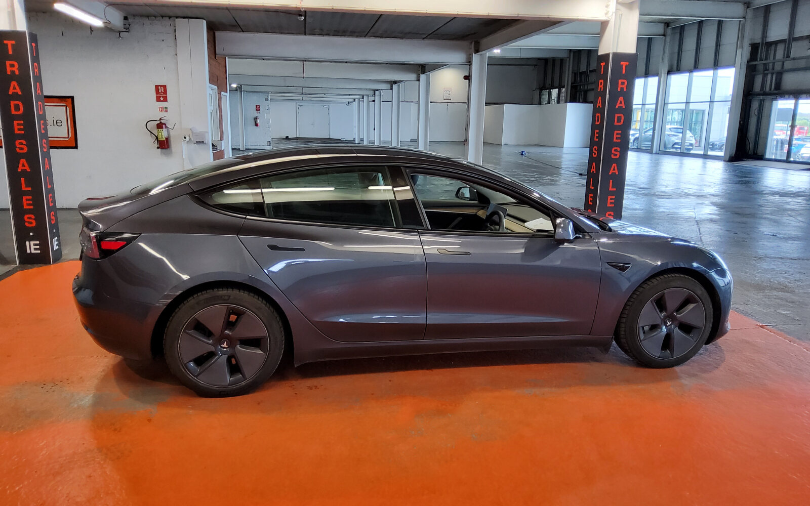 Tesla Model 3 RWD