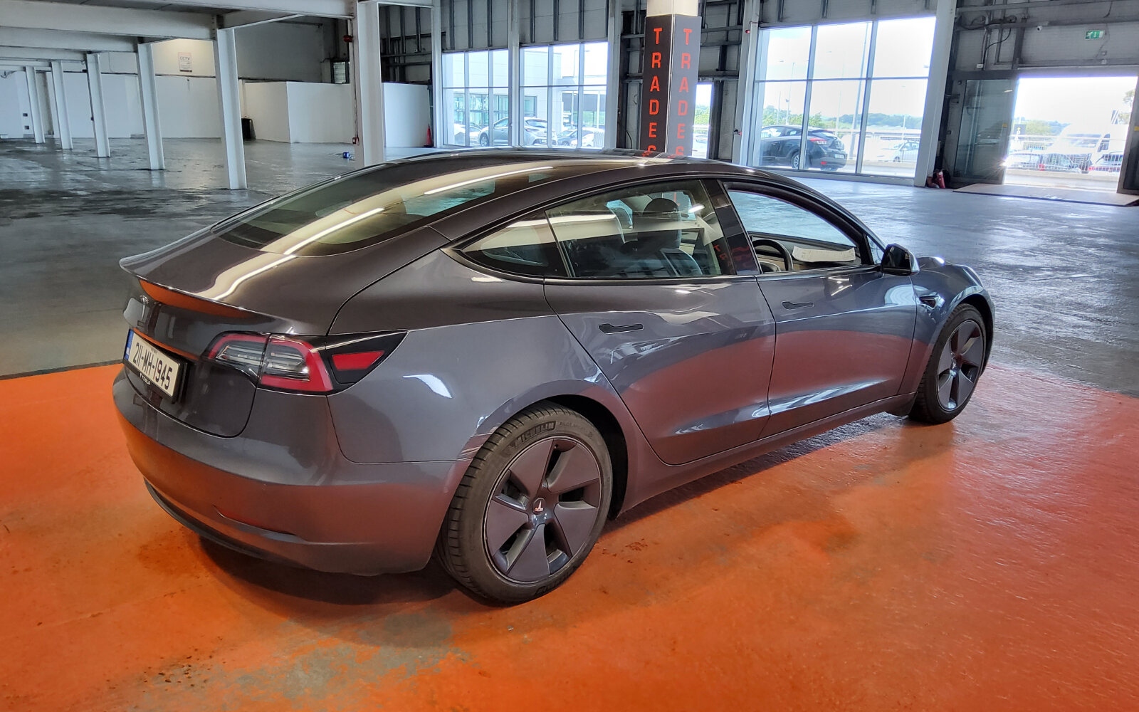 Tesla Model 3 RWD
