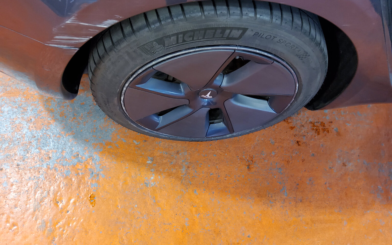 Tesla Model 3 RWD