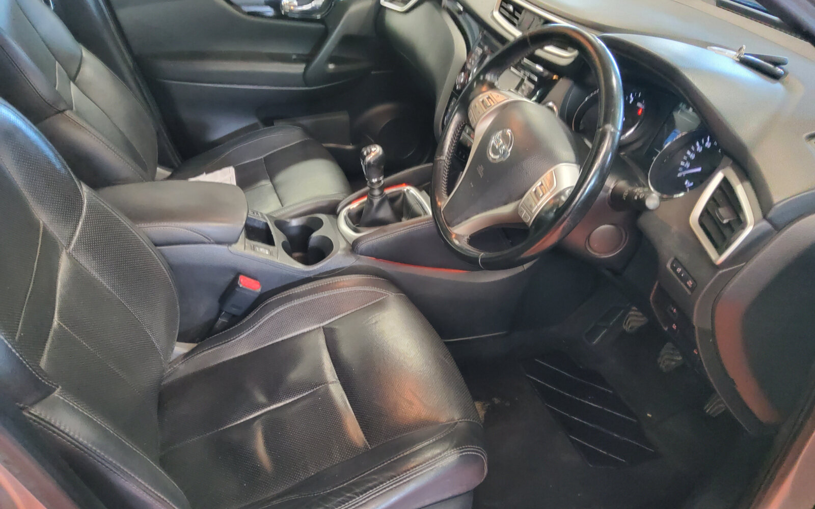 Nissan Qashqai 1.5 DSL SV PREMIUM