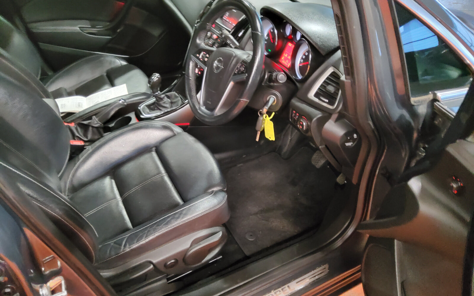 Opel Astra 1.6 CDTI 136PS Elite