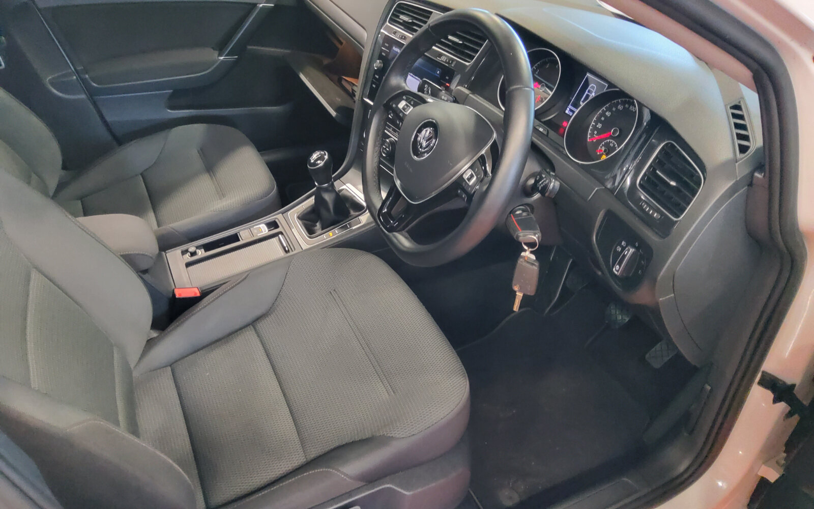 Volkswagen Golf 1.0 TSI 5DR 110HP Comfortline