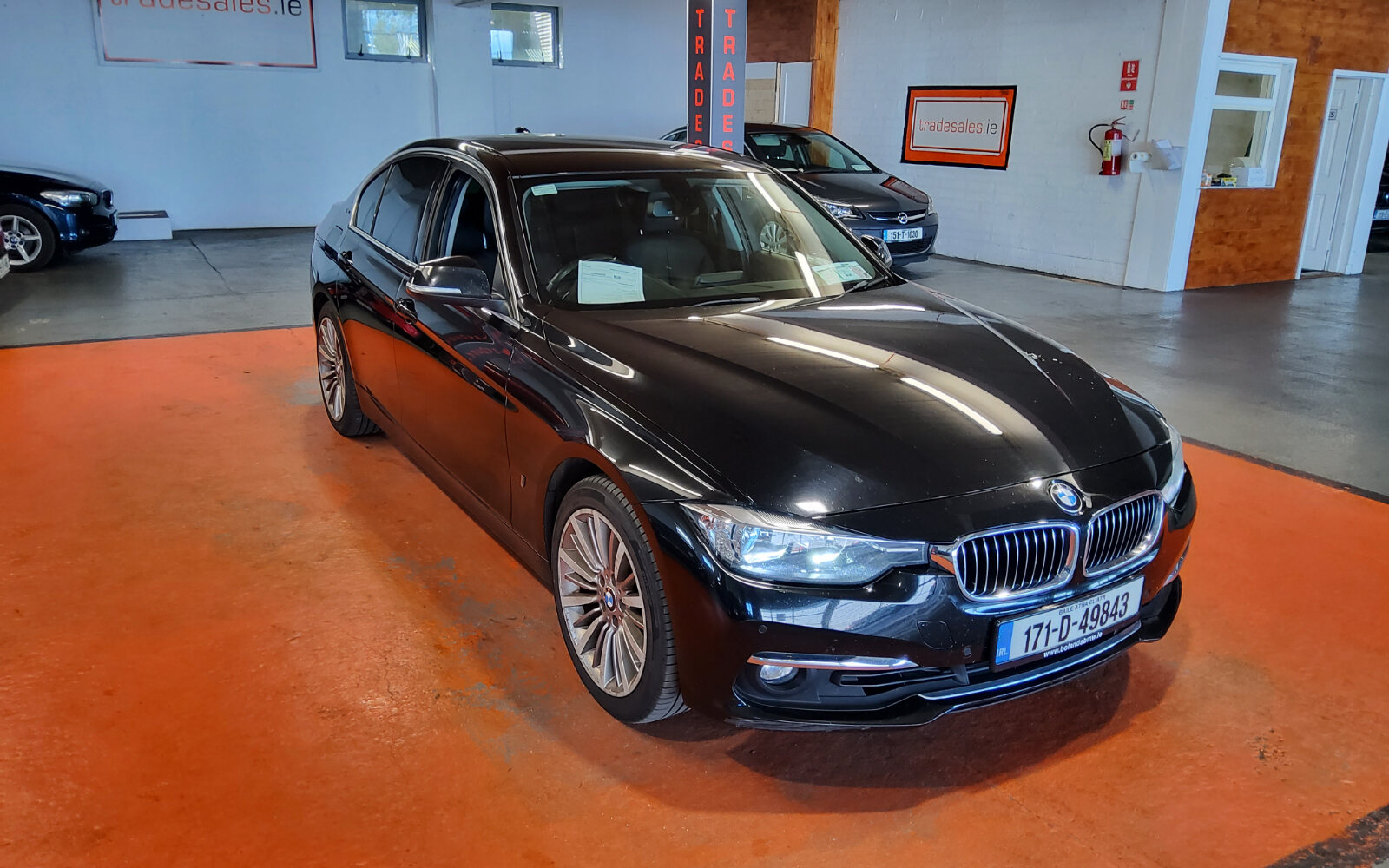 BMW 3-Series 330e Luxury