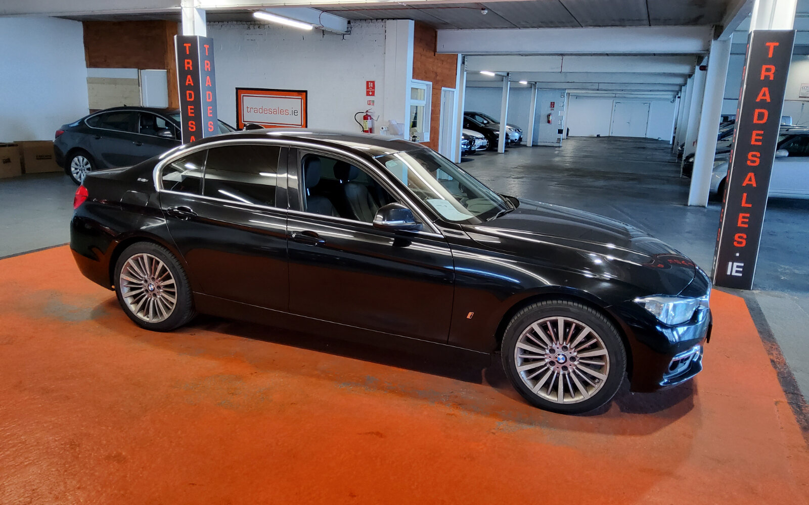 BMW 3-Series 330e Luxury
