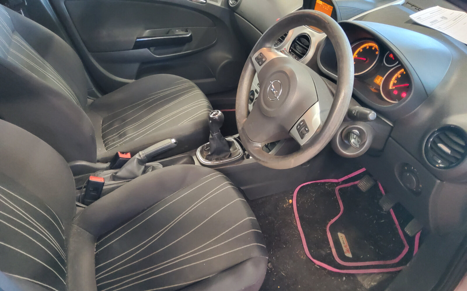 Opel Corsa 1.2i 16v CLUB 5 DR