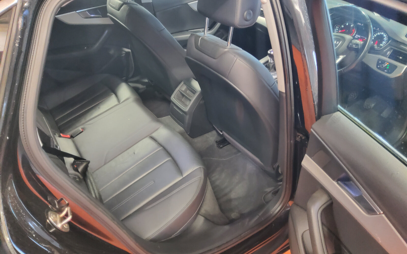 Audi A4 2.0TDI 150HP SE Ultra