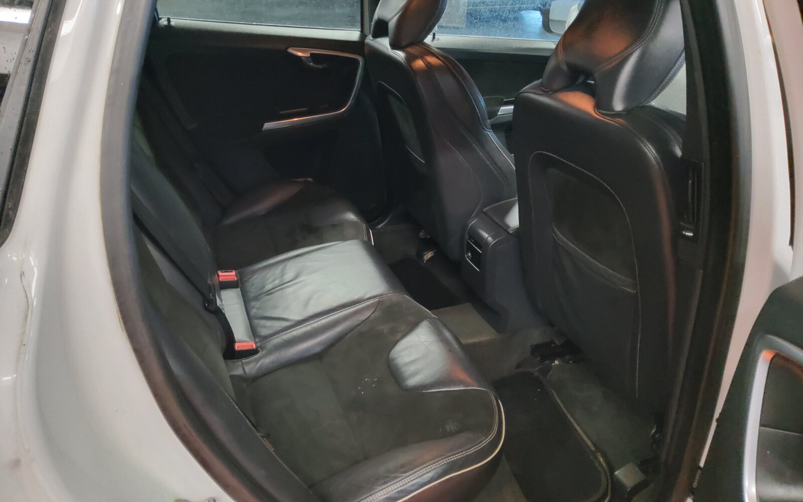 Volvo XC60 D4 (181hp) FWD R-Design