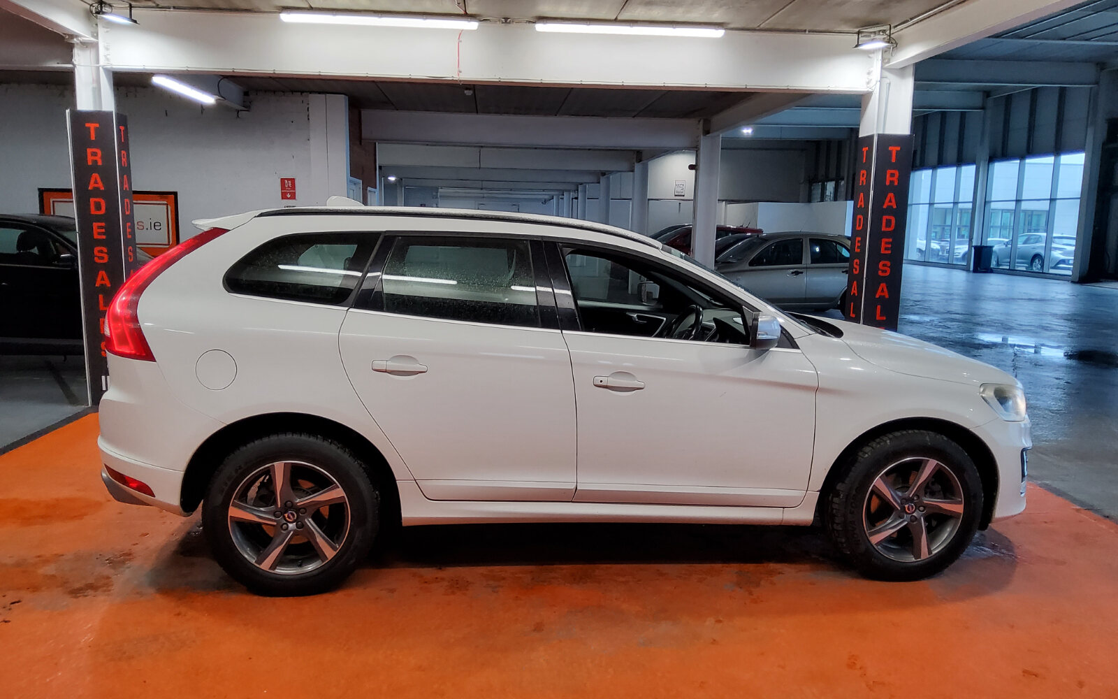 Volvo XC60 D4 (181hp) FWD R-Design