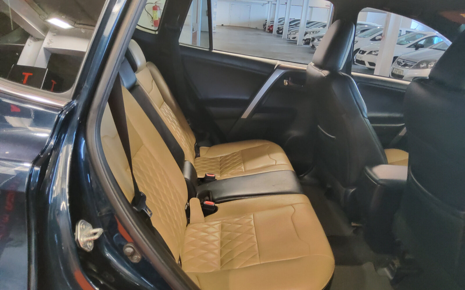 Toyota RAV4 2.0 D-4D (143) 2WD Sol