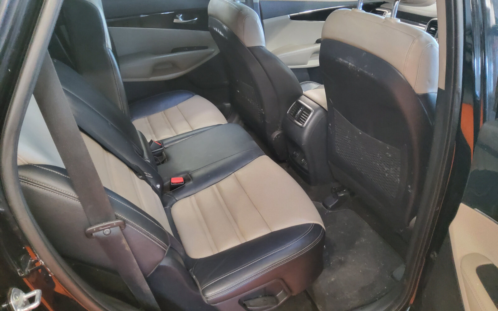 Kia Sorento Platinum AWD (7 seats)