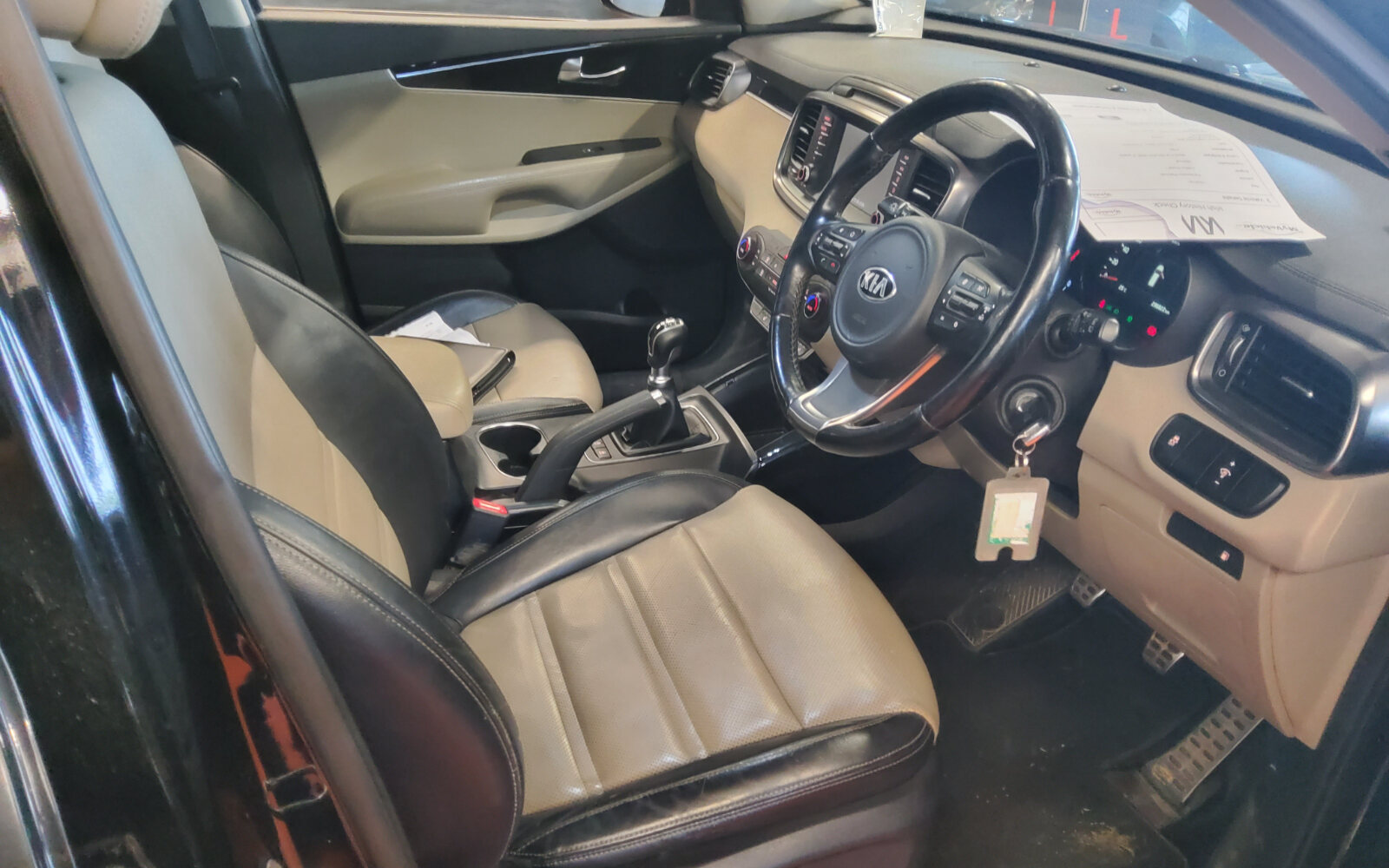 Kia Sorento Platinum AWD (7 seats)