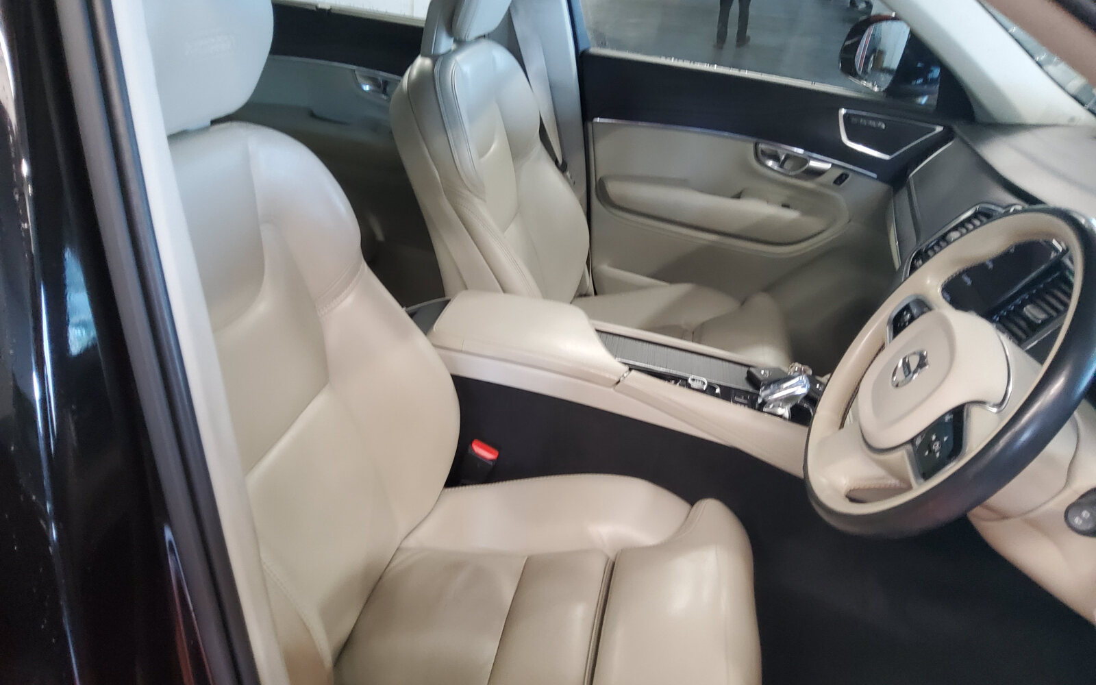 Volvo XC90 B5 (235hp) AWD Inscription Auto