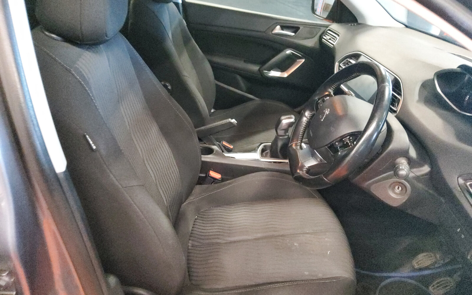 Peugeot 308 1.6 BLUE HDI 100bhp Active