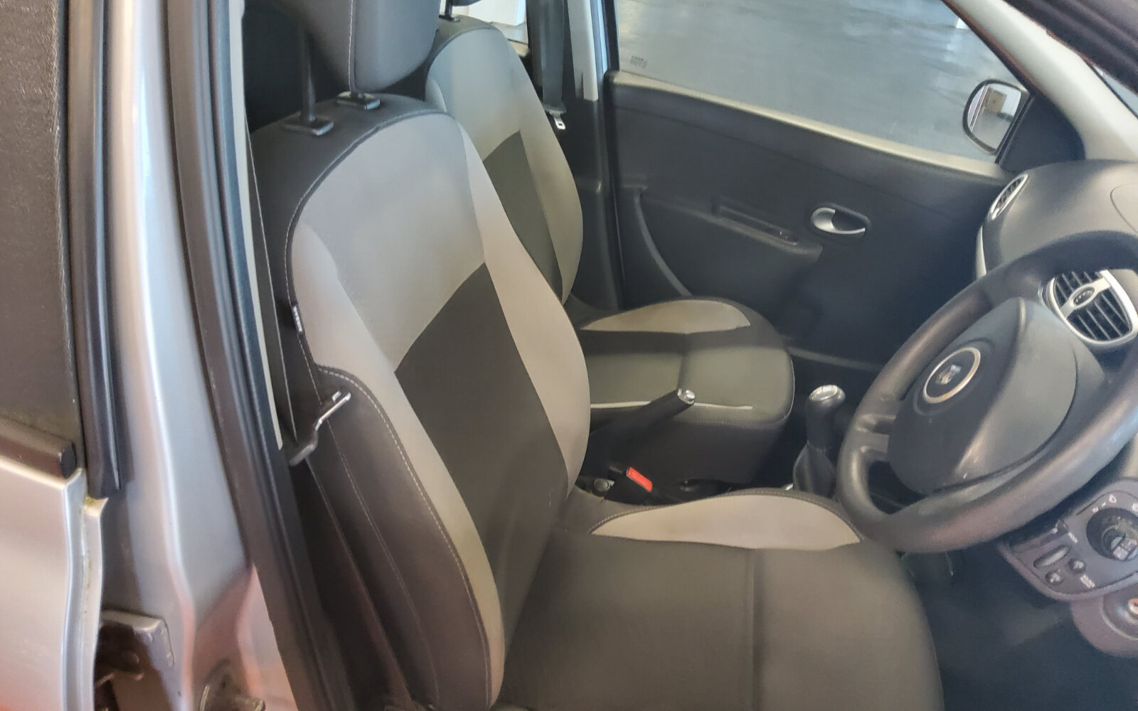 Renault Clio 1.2 16V ETHANOL ROYALE ECO