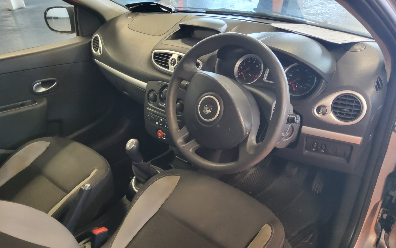 Renault Clio 1.2 16V ETHANOL ROYALE ECO