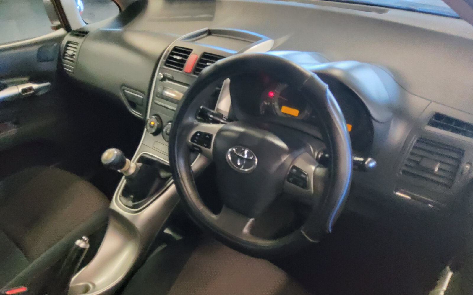 Toyota Auris 1.4 D-4D Sport