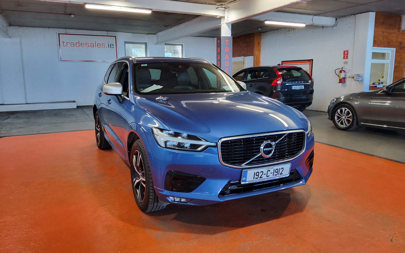 Volvo XC60 D4 (190hp) FWD R-Design Automatic