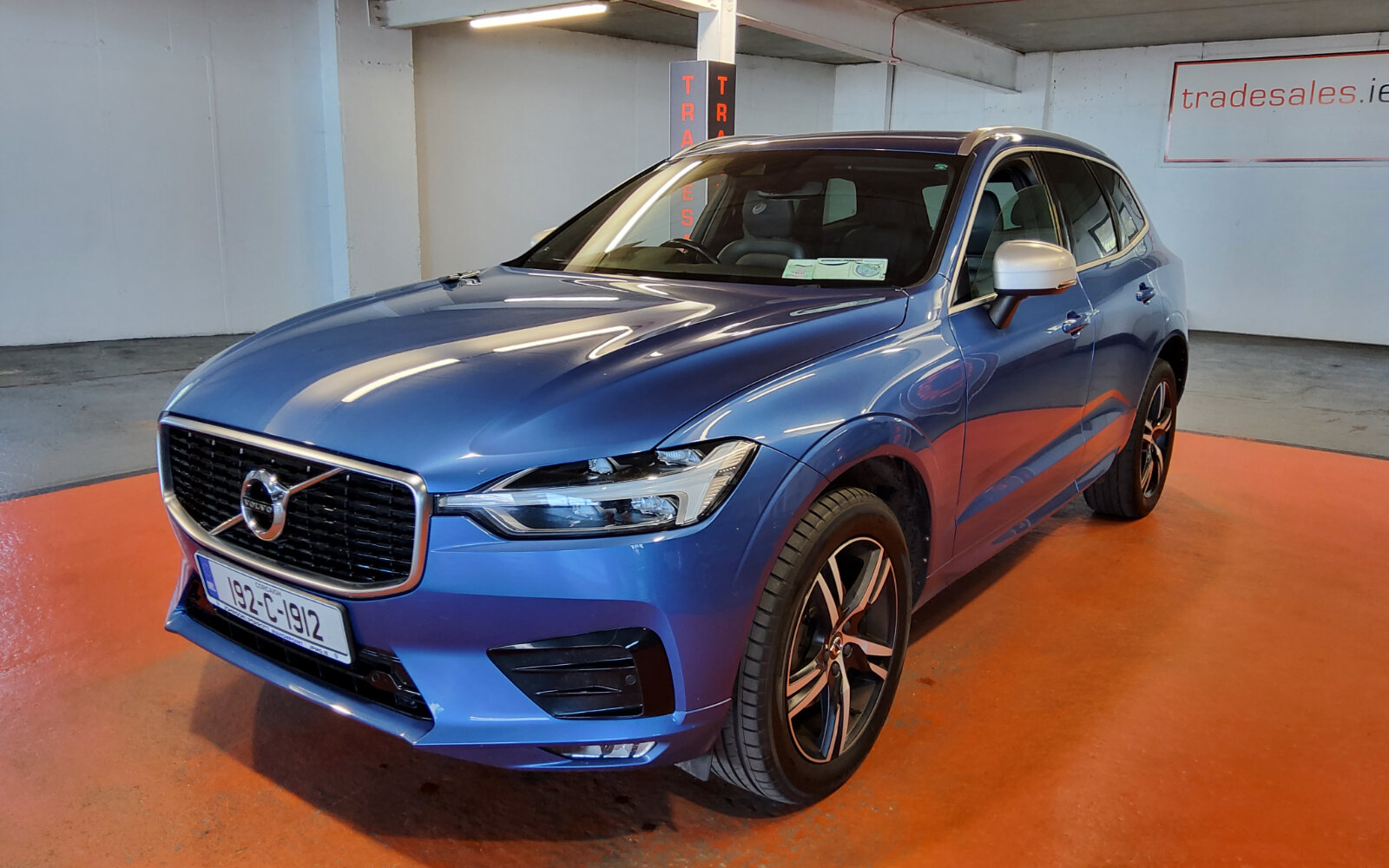 Volvo XC60 D4 (190hp) FWD R-Design Automatic
