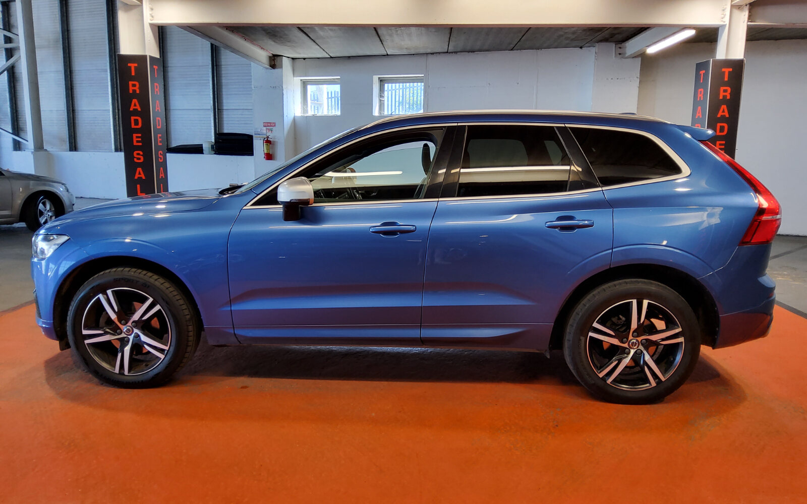 Volvo XC60 D4 (190hp) FWD R-Design Automatic