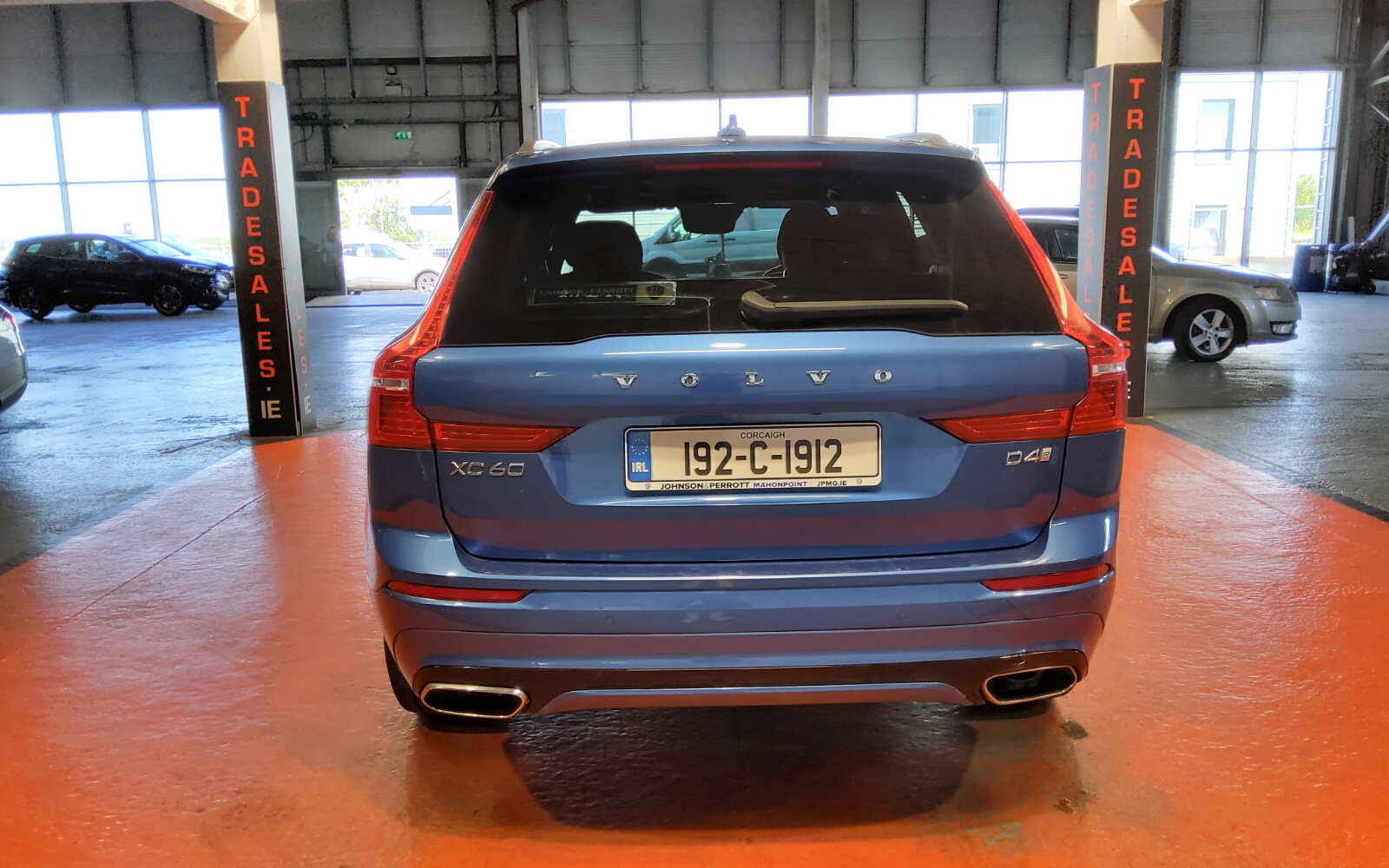 Volvo XC60 D4 (190hp) FWD R-Design Automatic