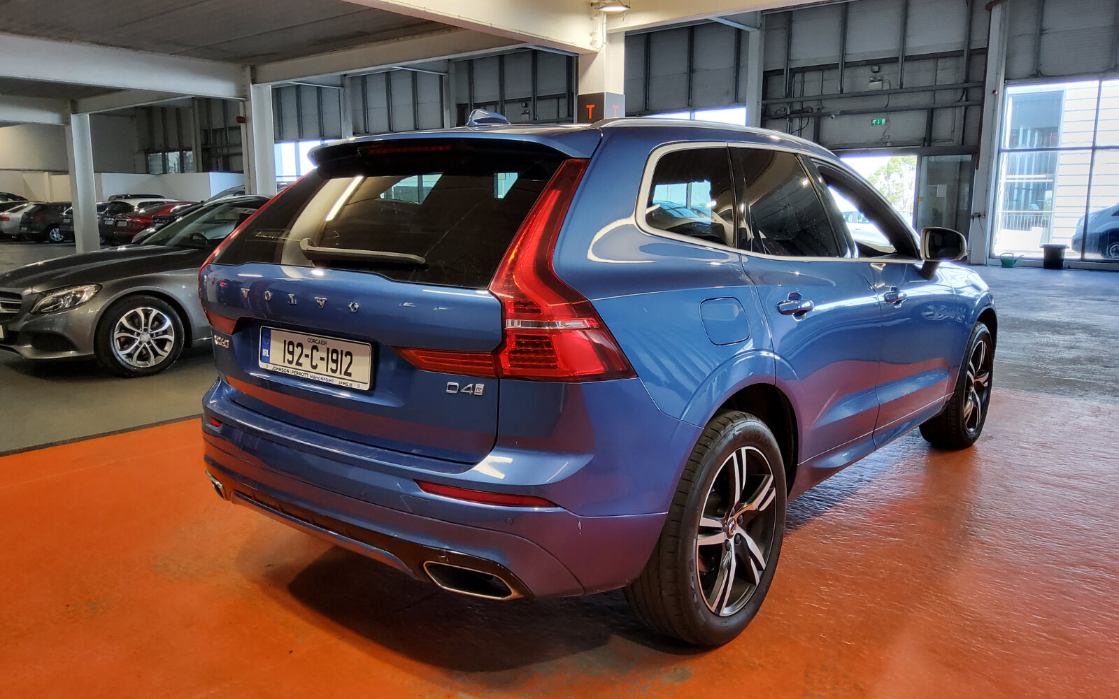 Volvo XC60 D4 (190hp) FWD R-Design Automatic