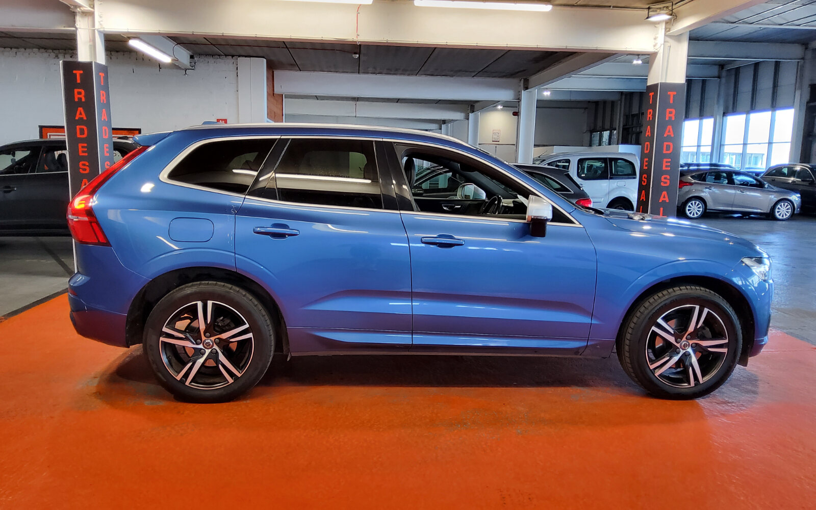 Volvo XC60 D4 (190hp) FWD R-Design Automatic