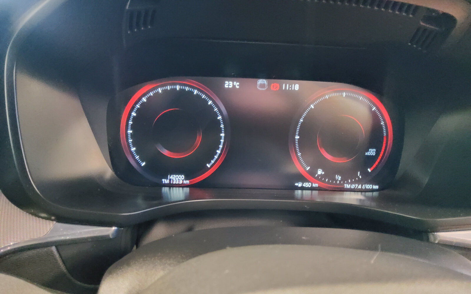 Volvo XC60 D4 (190hp) FWD R-Design Automatic