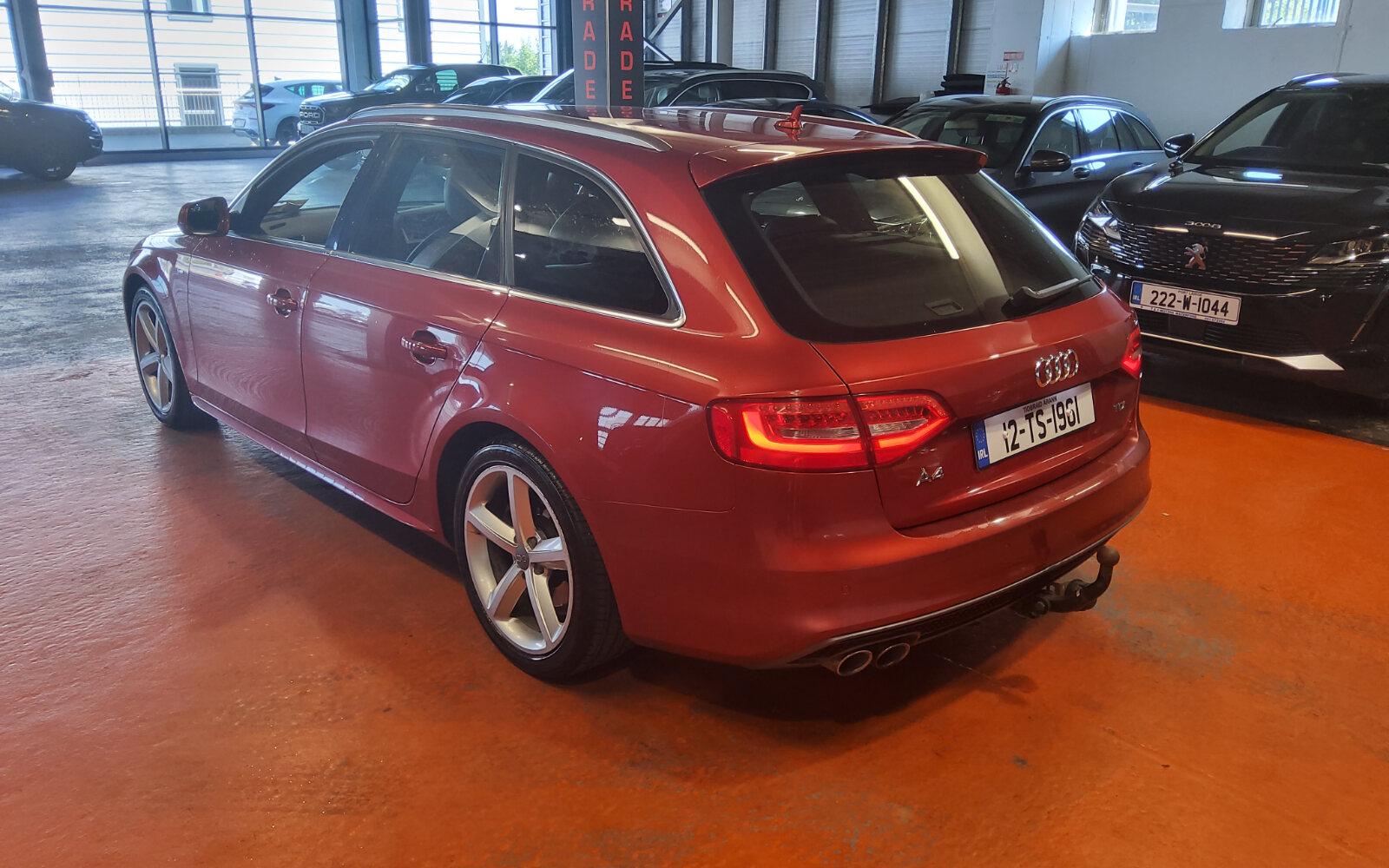 Audi A4 2.0 TDI 143BHP MULTITRONIC S LINE